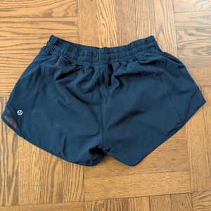 Lululemon Hotty Hot Low-Rise Lined Shorts 2.5Women's Navy Athletic Shorts Sz 8